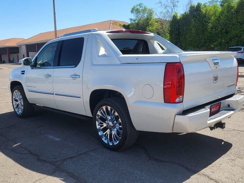 Used 2013 Cadillac Escalade EXT Premium AWD/4WD image 6