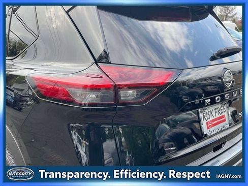 Used 2023 Nissan Rogue SL w/ SL Premium Package AWD/4WD image 11