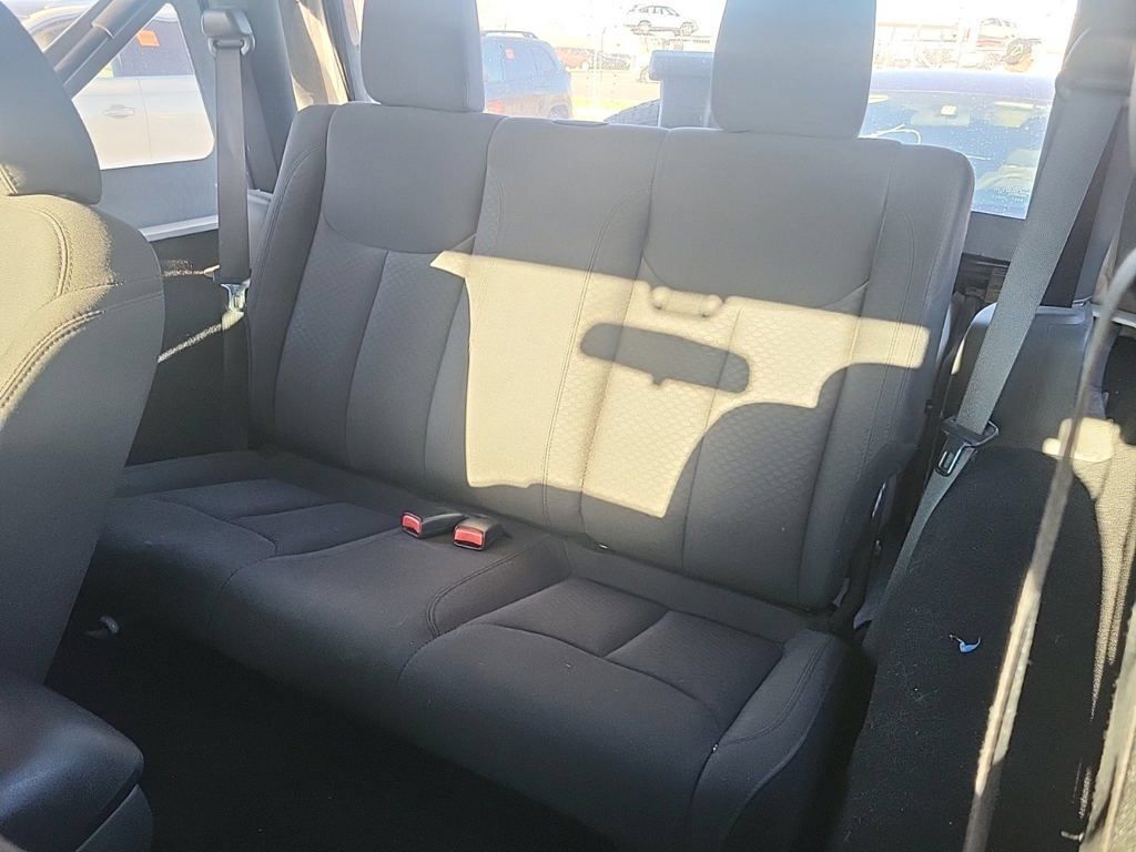 Used 2018 Jeep Wrangler Sport AWD/4WD image 9