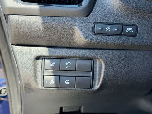 Certified 2019 Nissan Leaf SV w/ SV Technology Package image 18