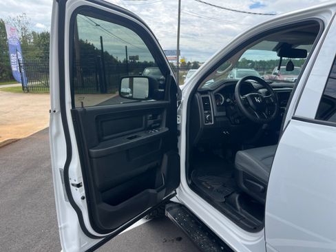 Used 2020 RAM 1500 Tradesman w/ Chrome Appearance Group image 27