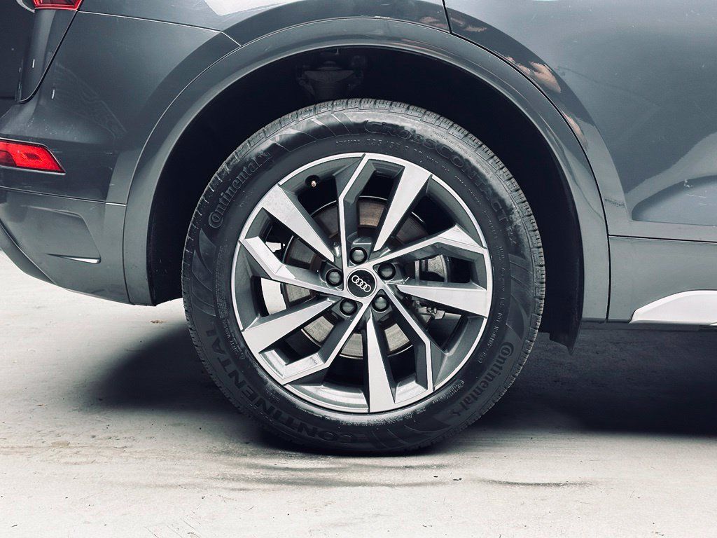 Used 2021 Audi Q5 2.0T Premium AWD/4WD image 42