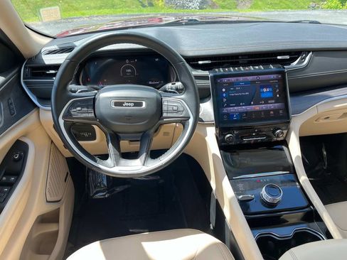 Used 2022 Jeep Grand Cherokee L Limited image 12