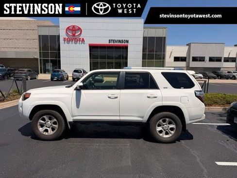 Used 2019 Toyota 4Runner SR5 AWD/4WD image 1