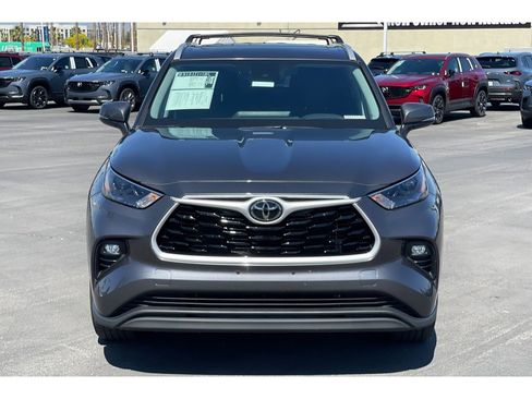 Used 2024 Toyota Highlander XLE image 10