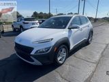 Used 2022 Hyundai Kona SE image 4
