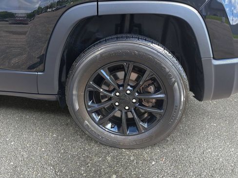 Certified 2023 Jeep Cherokee Altitude Lux AWD/4WD image 32
