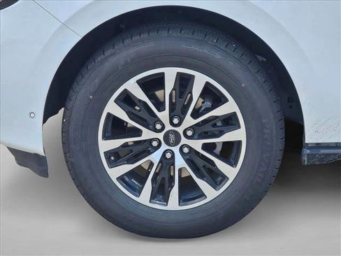 Used 2025 Ford Expedition Platinum AWD/4WD image 14