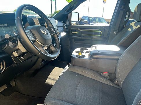 Used 2024 RAM 2500 Big Horn w/ Night Edition AWD/4WD image 17