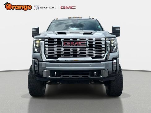 Used 2024 GMC Sierra 2500 Denali w/ Denali Reserve Package AWD/4WD image 8