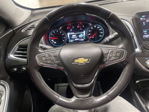 Used 2018 Chevrolet Malibu LT FWD image 29
