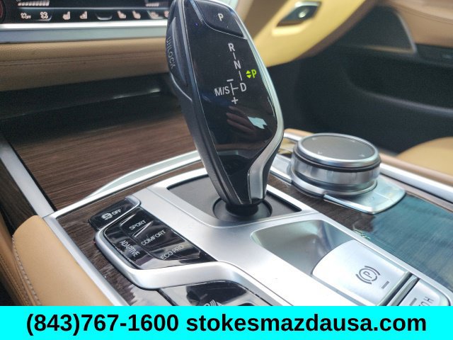 Used 2020 BMW 740i w/ Premium Package RWD image 31