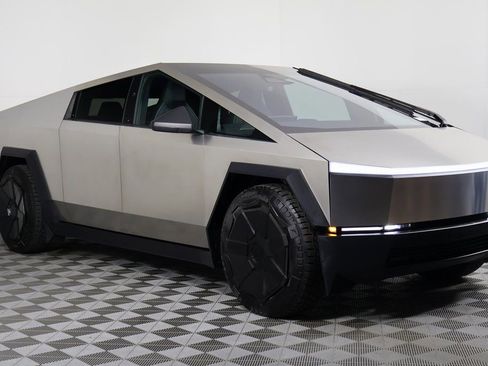 Used 2024 Tesla Cybertruck AWD Crew Cab image 3