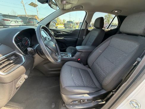 Used 2018 Chevrolet Equinox LT FWD image 16