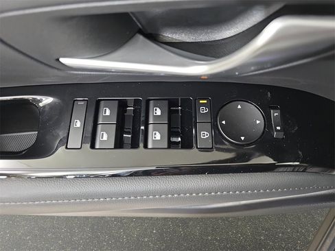 Used 2025 Hyundai Tucson Limited image 31