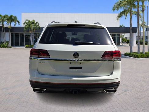 Certified 2023 Volkswagen Atlas SE w/ Panoramic Sunroof Package FWD image 6