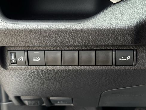 Used 2025 Toyota RAV4 XLE w/ Convenience Package FWD image 21