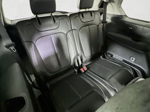 Used 2023 Jeep Grand Cherokee L Limited w/ Luxury Tech Group II AWD/4WD image 27