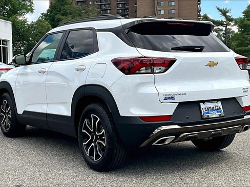 Used 2022 Chevrolet TrailBlazer ACTIV w/ Sun and Liftgate Package FWD image 12