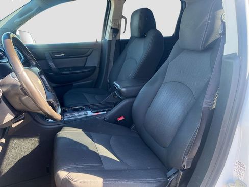 Used 2017 Chevrolet Traverse LT image 19