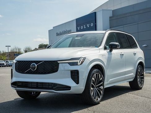 New 2026 Volvo XC90 T8 Ultra w/ Protection Package Premier image 3