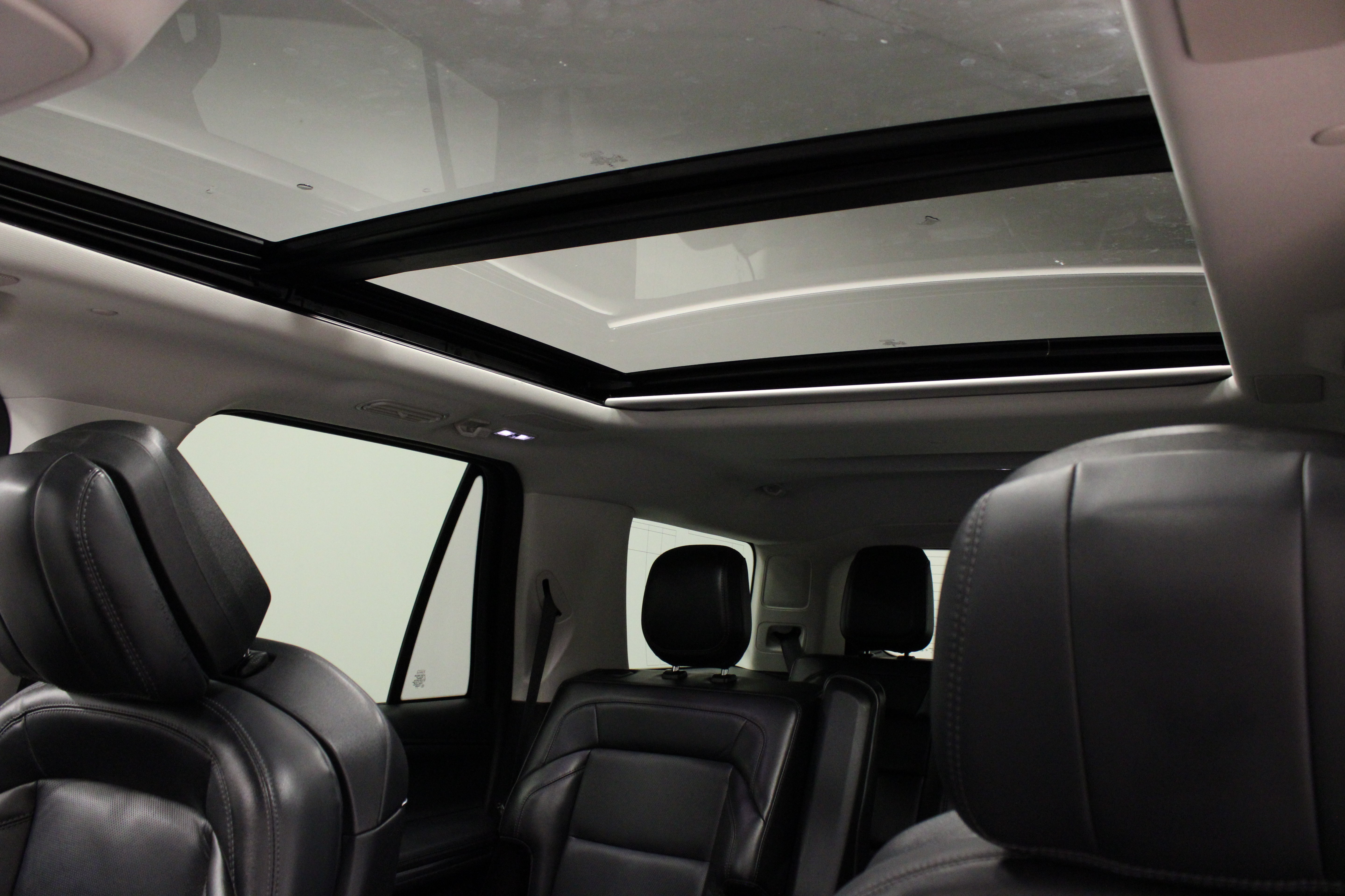 Used 2025 Lincoln Navigator Reserve AWD/4WD image 10