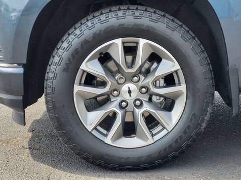 Used 2021 Chevrolet Silverado 1500 RST w/ Z71 Off-Road Package AWD/4WD image 12