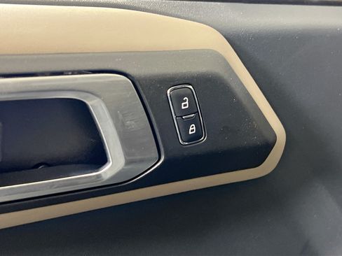 Used 2023 Ford Bronco Wildtrak AWD/4WD image 18