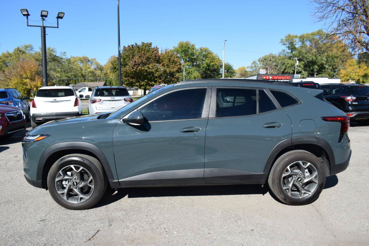 Used 2026 Chevrolet Trax LT FWD image 11