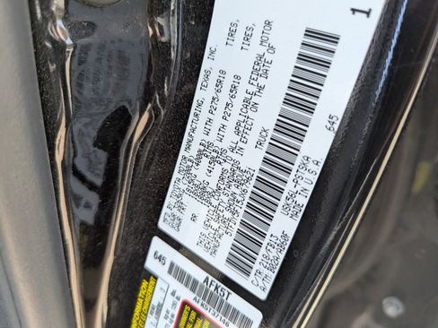 Used 2018 Toyota Tundra SR5 w/ TRD Off Road Package AWD/4WD image 13