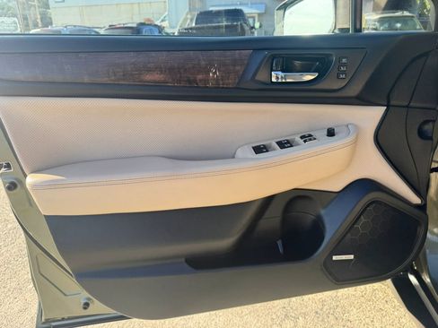 Used 2016 Subaru Outback 2.5i Limited AWD/4WD image 15