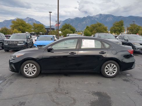 Used 2024 Kia Forte LX FWD image 9