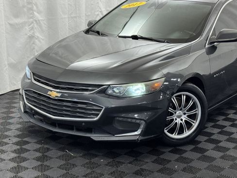 Used 2017 Chevrolet Malibu LT w/ Driver Confidence Package image 5