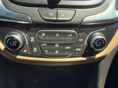 Used 2024 Chevrolet Equinox Premier AWD/4WD image 20