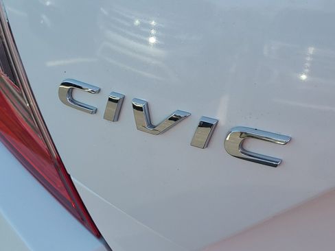Used 2018 Honda Civic EX-T image 28