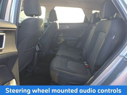 Used 2025 Kia Sportage LX FWD image 9