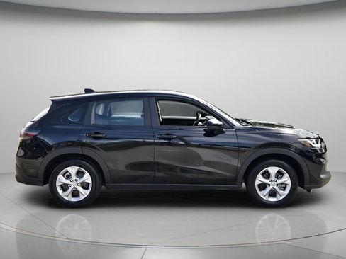 Certified 2023 Honda HR-V LX image 3