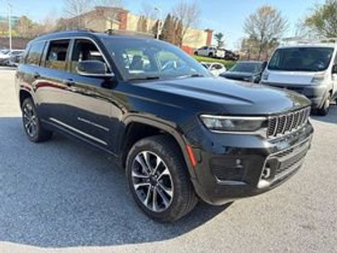 Used 2021 Jeep Grand Cherokee L Overland w/ Luxury Tech Group IV image 3
