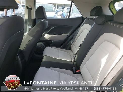 Used 2021 Hyundai Venue SEL image 23
