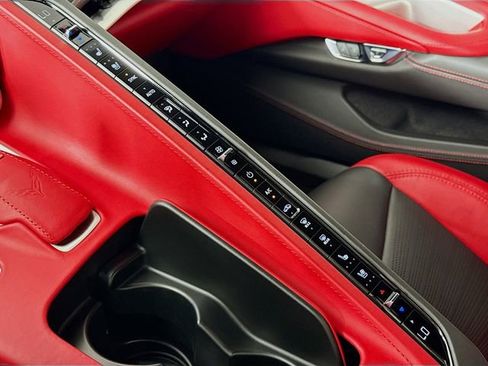 Used 2024 Chevrolet Corvette Stingray Premium Conv w/ Z51 Performance Package RWD image 16
