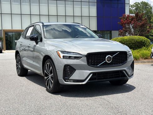 Used 2024 Volvo XC60 B5 Plus w/ Protection Package Premier AWD/4WD image 7