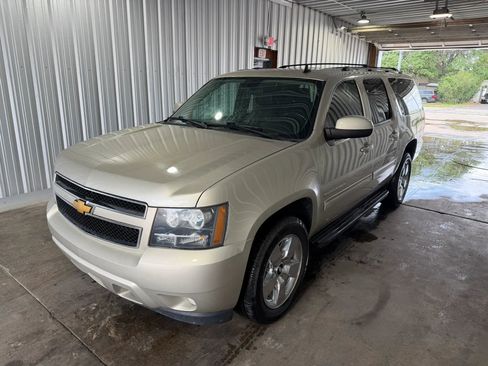 Used 2014 Chevrolet Suburban LT AWD/4WD image 1