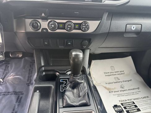 Used 2020 Toyota Tacoma SR AWD/4WD image 11