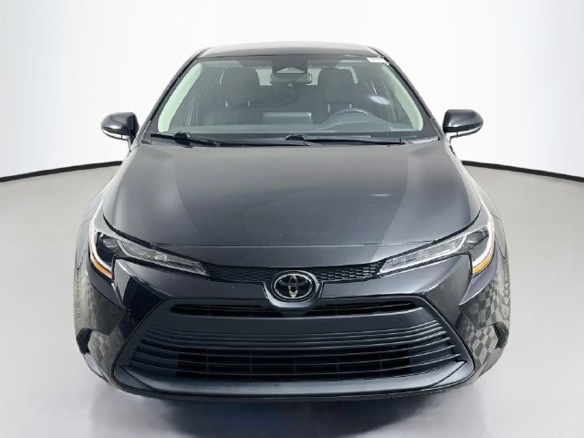 Used 2024 Toyota Corolla LE FWD image 2