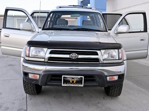 Used 2000 Toyota 4Runner SR5 AWD/4WD image 34