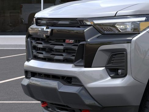 Used 2026 Chevrolet Colorado Z71 w/ Technology Package AWD/4WD image 13