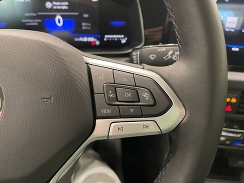 Certified 2025 Volkswagen Jetta SE FWD image 24