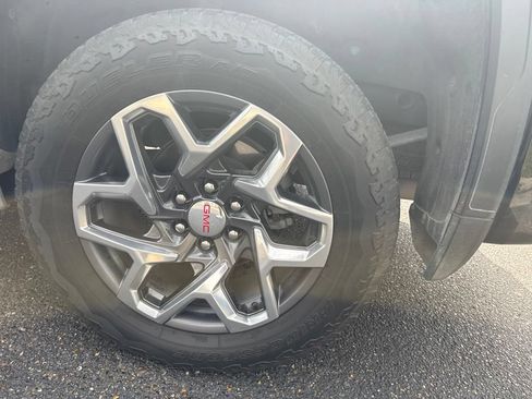Used 2024 GMC Sierra 1500 SLT AWD/4WD image 11