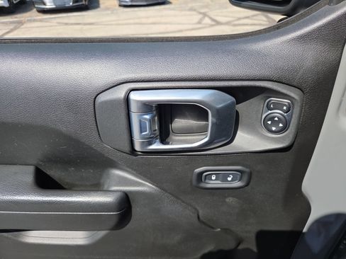 Used 2022 Jeep Wrangler Unlimited Sport AWD/4WD image 17