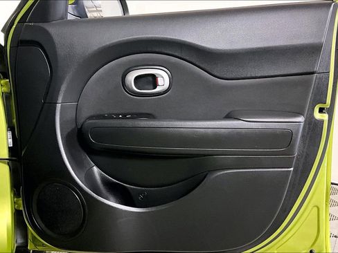 Used 2017 Kia Soul + image 22